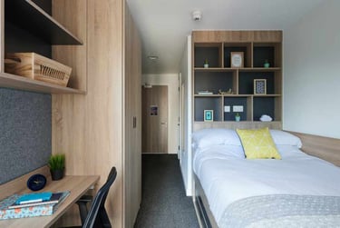 Ensuite Premium at Southampton Crossings, Cumberland Place, Portswood, Southampton, SO152YU - Image 1