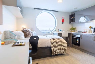 Studio Superior - Image 1