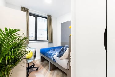 Premium En Suite at Belaton House, 130 Holdenhurst Road, Central, Bournemouth, BH88AW - Image 1