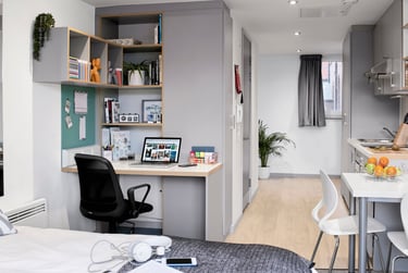 Studio Gold Deluxe at Lace Market Studios, 7 Belward Street, City Centre, Nottingham, NG11LB - Image 5