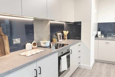 Ensuite Classic 5 Bed at Waterside, 58-62 Avon Street, City Centre, Bristol, BS20PX - Image 7