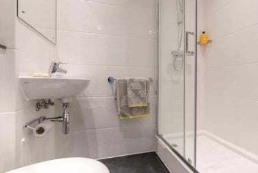 Premium Gold Studio - Image 4