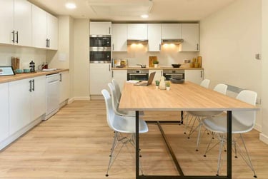 Ensuite Gold - Image 6