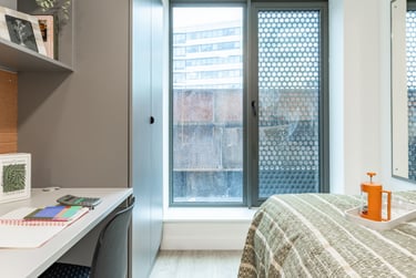 Ensuite Classic 6 Bed at Waterside, 58-62 Avon Street, Central, Bristol, BS20PX - Image 7