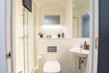 Classic Ensuite (Floors 1-12) at Crown Place, 75 Lancaster Street, City Centre, Birmingham, B47FN - Image 15