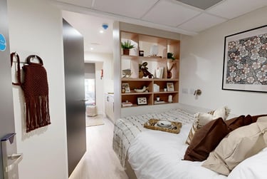 Deluxe Studio (Floors 13-25) - Image 3