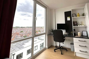 Gold Penthouse City Studio, Floor 9 - Image 6