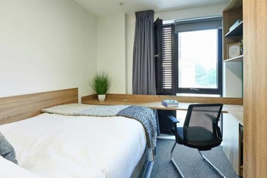 Ensuite Classic at Southampton Crossings, Cumberland Place, Portswood, Southampton, SO152YU - Image 1