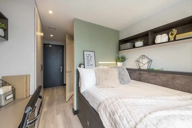 Ultra Premium 2 Bed Apartment - Image 1