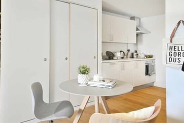 Studio Premium - Image 2