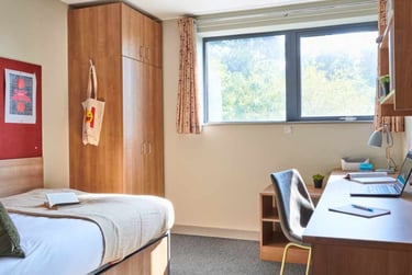 Ensuite Classic at The Northfield, New North Road, St Davids, Exeter, EX44FB - Image 1