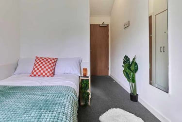 Ensuite Silver at The Village at The Viaduct, Ainsley Street, City Centre, Durham, DH14BJ - Image 2