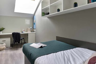 Ensuite Penthouse at Gosford Gate, 1 Far Gosford Street, Far Gosford, Coventry, CV15DH - Image 1