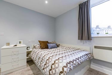 5 Bed Club Studio at Mary Parker House, 17 Apsley Road, Mutley, Plymouth, PL46PJ - Image 1