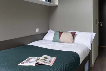 Ensuite Penthouse - Image 5