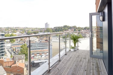 Studio Platinum Deluxe (balcony) - Image 6