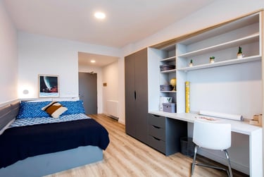 Premium Plus En Suite - Image 2