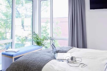 Studio Platinum Deluxe (balcony) - Image 3