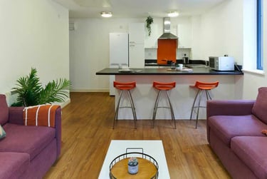 Ensuite Gold - Image 3