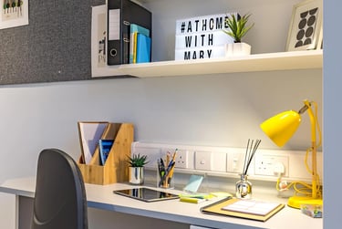 8 Bed Club En-suite - Image 7