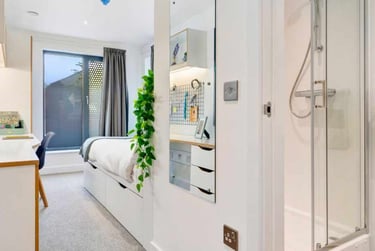 Ensuite Gold at 27 Magdalen Street, 27 Magdalen Street, New Town, Colchester, CO12ZT - Image 2