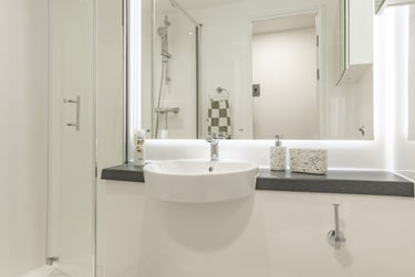 Ensuite Classic 6 Bed Upper Floor at Waterside, 58-62 Avon Street, City Centre, Bristol, BS20PX - Image 3