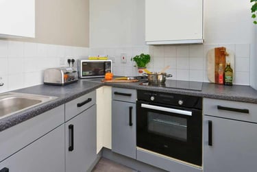 Shared Apartment Classic at Northernhay House, Northernhay Place, Central, Exeter, EX43RY - Image 5