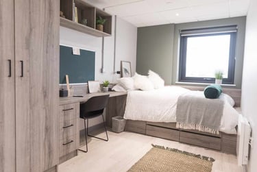 Premium En-suite (water Facing) - Image 1