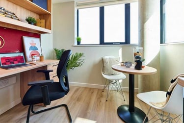 Studio Platinum Balcony - Image 2