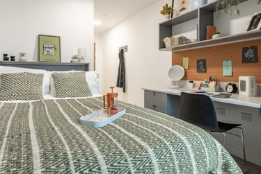 Ensuite Classic 6 Bed Upper Floor at Waterside, 58-62 Avon Street, City Centre, Bristol, BS20PX - Image 1