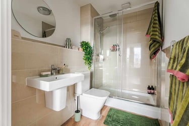 Deluxe 1 Bedroom Apartment - Image 8