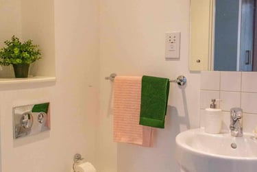 4 bed Penthouse at Queens Court, 15 Queens Walk, City Centre, Reading, RG17QF - Image 5