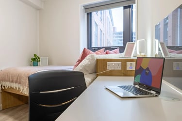 Classic En Suite at Goldsmith Court, Chaucer Street, City Centre, Nottingham, NG15LG - Image 2