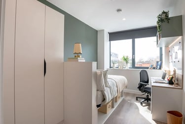 Classic Ensuite - Image 2