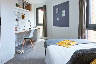 Studio Two Bed - Image 2