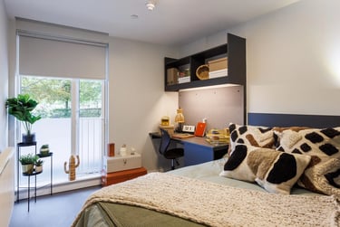 11 Bed En-Suite Plus - Image 1