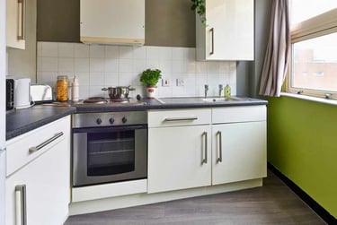 Studio Basic at Northernhay House, Northernhay Place, City Centre, Exeter, EX43RY - Image 5