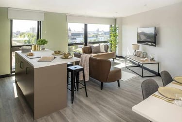 4 Bed Apartment - Image 5