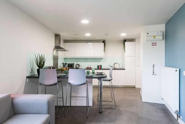 Gold Ensuite - Image 5