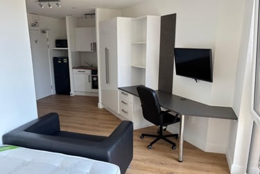 Corner Deluxe Studio - Image 6