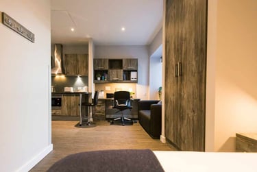 Gold Studio at Queens Court, 15 Queens Walk, City Centre, Reading, RG17QF - Image 1