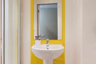 Ensuite Deluxe Premium at Gosford Gate, 1 Far Gosford Street, Far Gosford, Coventry, CV15DH - Image 10