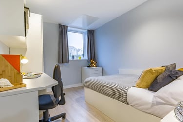 3 Bed Club En-suite - Image 3