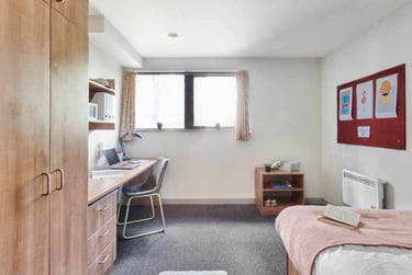 Premium En-Suite at The Northfield, New North Road, St Davids, Exeter, EX44FB - Image 1