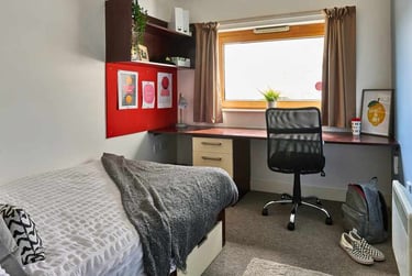 Ensuite Accessible at Heantun Point, 1 Culwell Street, City Centre, Wolverhampton, WV100JT - Image 1