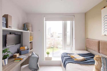 Deluxe Studio - Image 3