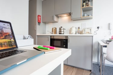 Deluxe Studio at Queen Street Studios, Queen Street, Central, Exeter, EX43FG - Image 3