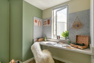 Large En Suite - Image 2