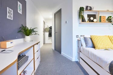 Ensuite Gold - Image 3