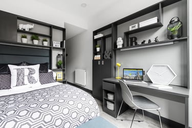 Classic En Suite - Image 1